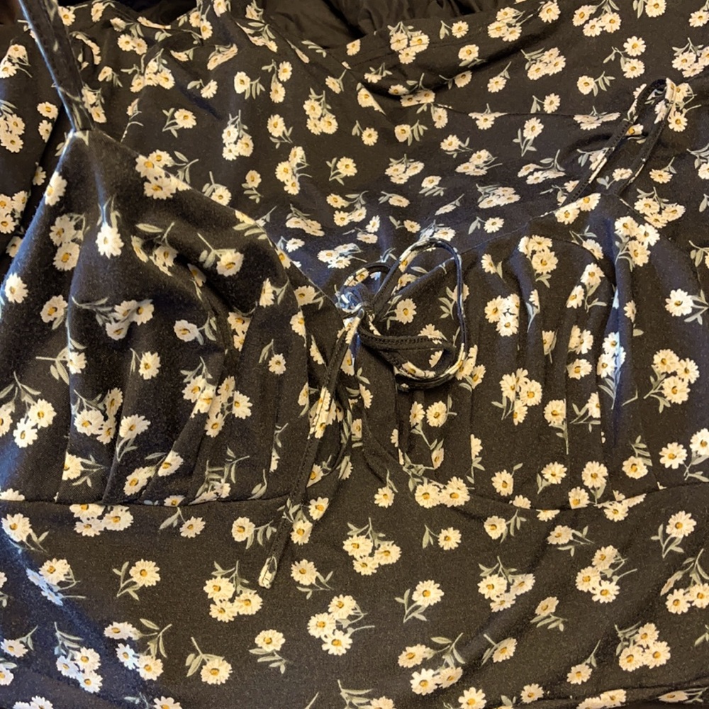 Black dress with daisy’s 1XL